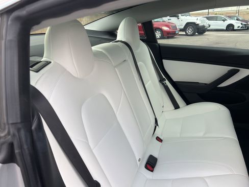 Used 2018 Tesla Model 3 Performance image 17