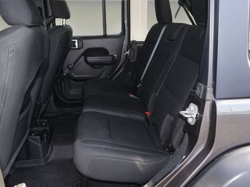 Used 2022 Jeep Wrangler Unlimited Sport AWD/4WD image 12