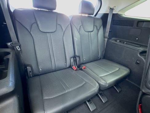 Used 2024 Kia Sorento EX w/ Panoramic Sunroof Package AWD/4WD image 19