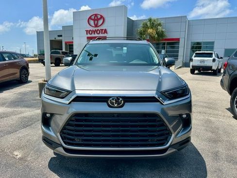 New 2026 Toyota Grand Highlander FWD image 3