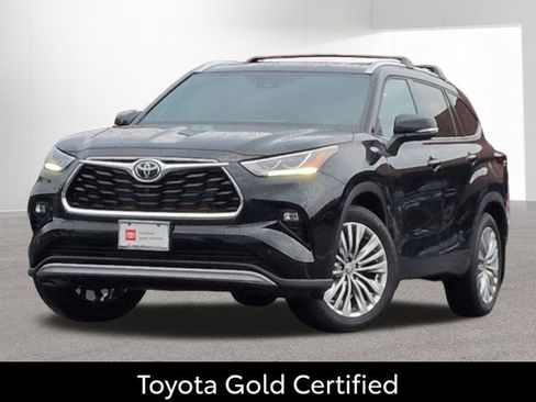 Certified 2026 Toyota Highlander Platinum AWD/4WD image 1