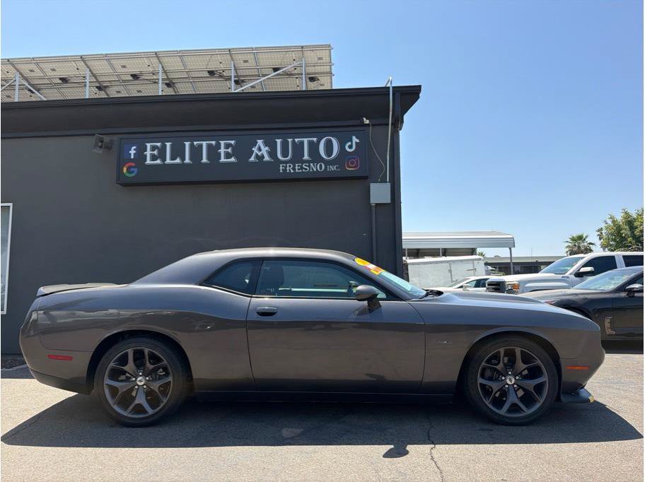 Used 2019 Dodge Challenger R/T RWD image 5