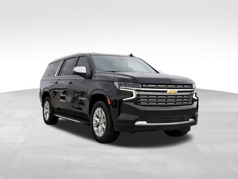Used 2024 Chevrolet Suburban Premier RWD image 1