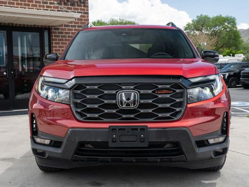 Used 2023 Honda Passport TrailSport image 2