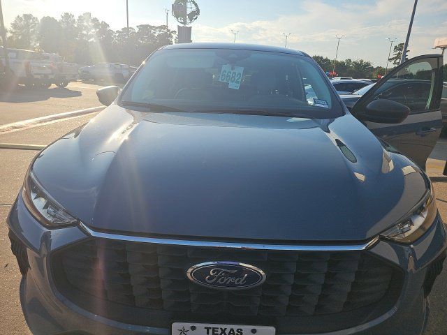 Used 2025 Ford Escape Active FWD image 9