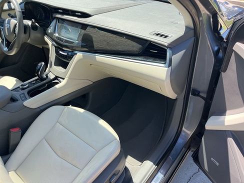 Used 2022 Cadillac XT6 Premium Luxury w/ Technology Package FWD image 42