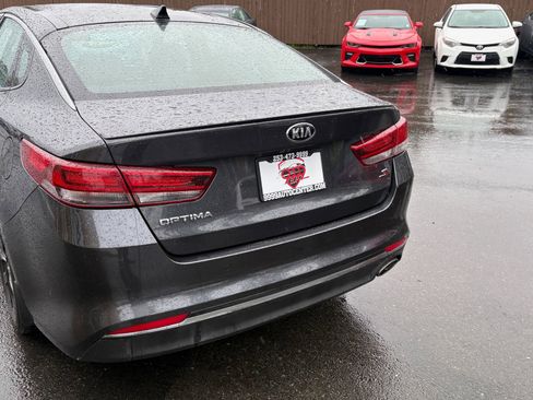 Used 2018 Kia Optima S w/ Panoramic Sunroof Package image 6