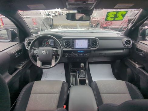 Used 2023 Toyota Tacoma TRD Off-Road image 11