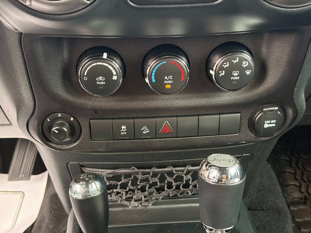 Used 2018 Jeep Wrangler Unlimited Sport S AWD/4WD image 23