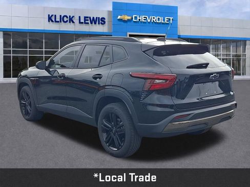 Used 2025 Chevrolet Trax ACTIV w/ Sunroof Package FWD image 5
