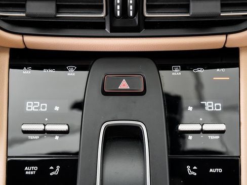 Used 2025 Porsche Macan image 20