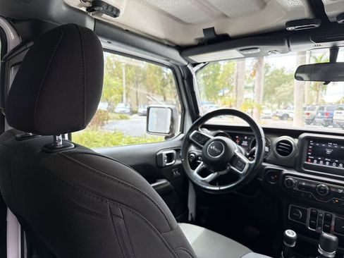Used 2020 Jeep Wrangler Unlimited Sahara w/ Safety Group AWD/4WD image 17