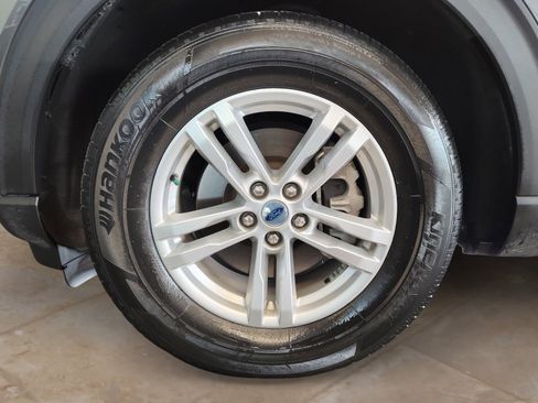 Used 2023 Ford Explorer XLT RWD image 28