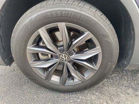 Used 2023 Volkswagen Tiguan SE FWD image 7