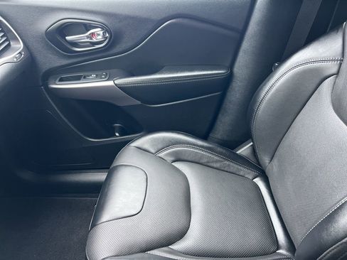 Used 2022 Jeep Cherokee Latitude Lux image 21