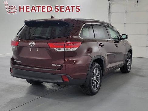 Used 2018 Toyota Highlander XLE image 9