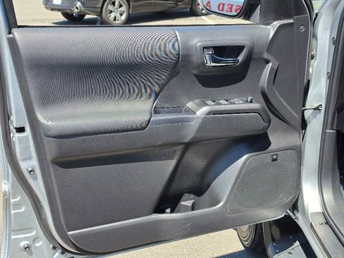 Used 2023 Toyota Tacoma TRD Sport w/ TRD Premium Sport Package AWD/4WD image 19