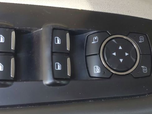 Used 2018 Lincoln MKX Reserve w/ Driver Assistance Package image 16