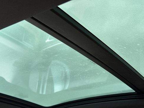 Used 2018 Porsche Macan Sport Edition image 12