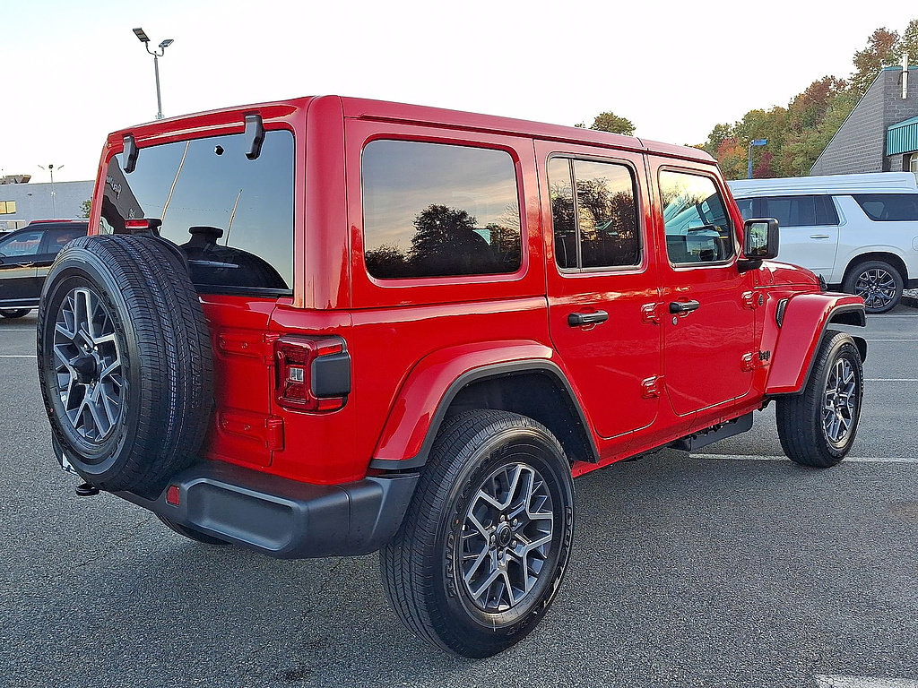 Used 2026 Jeep Wrangler Unlimited Sahara AWD/4WD image 31