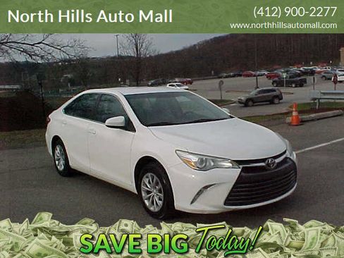Used 2016 Toyota Camry LE FWD image 1