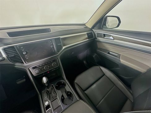 Used 2021 Volkswagen Atlas SE image 11