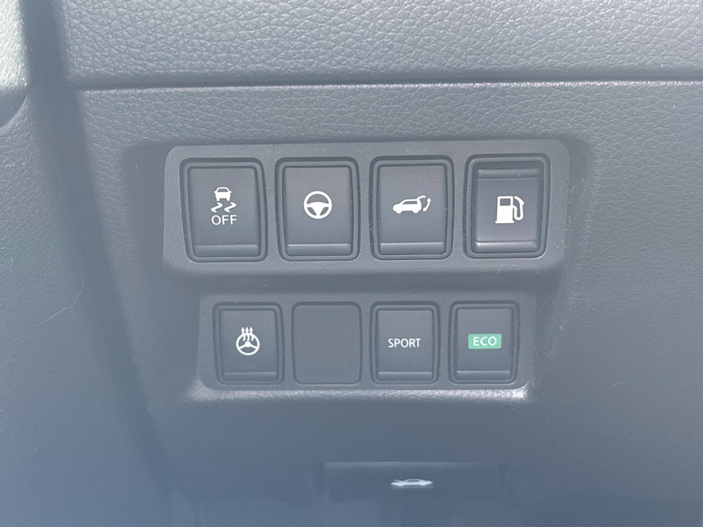 Used 2020 Nissan Rogue SV w/ Premium Package FWD image 30