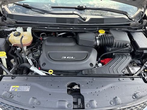 Used 2017 Chrysler Pacifica Touring-L FWD image 27