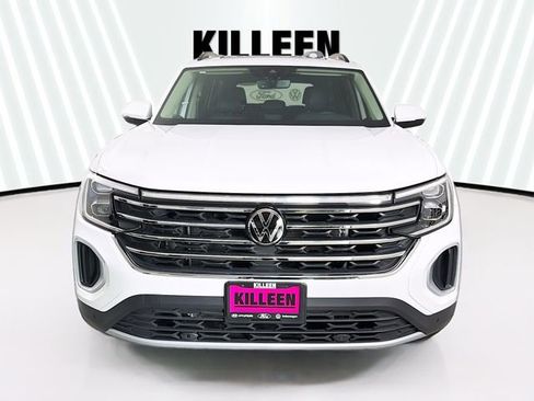 Used 2025 Volkswagen Atlas SE image 2