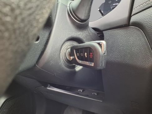 Used 2025 Toyota RAV4 LE AWD/4WD image 9