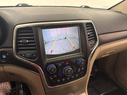 Used 2017 Jeep Grand Cherokee Limited image 39