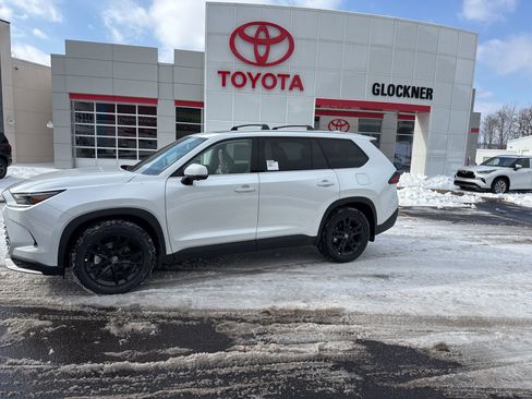 New 2026 Toyota Grand Highlander MAX Platinum image 9