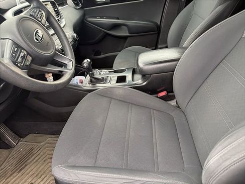 Used 2016 Kia Sorento L FWD image 4
