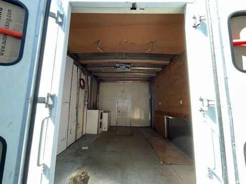 Used 2000 Chevrolet Express 3500 image 9