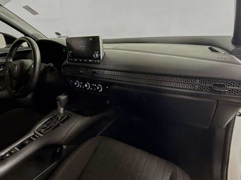 Certified 2025 Honda HR-V Sport image 35