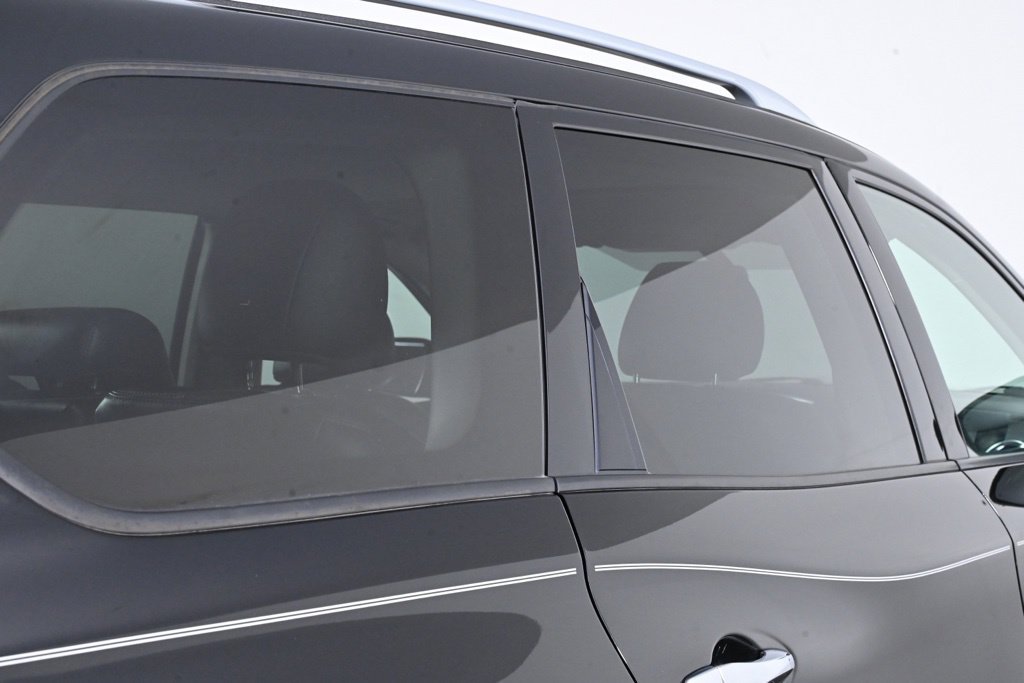 Used 2020 Nissan Pathfinder Platinum AWD/4WD image 9
