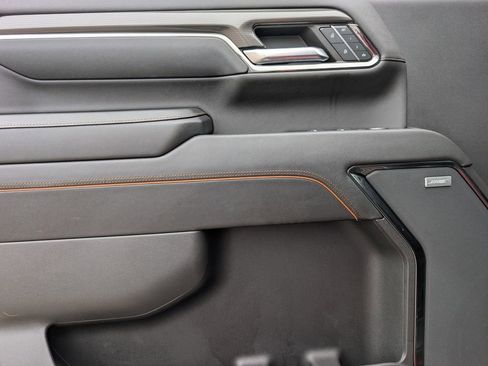 Used 2024 GMC Sierra 2500 AT4 w/ AT4 Premium Plus Package image 18