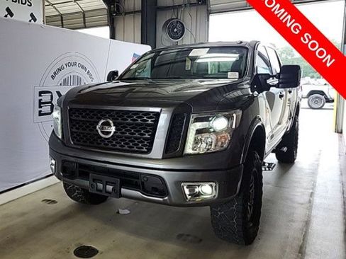 Used 2019 Nissan Titan PRO-4X w/ Pro-4x Convenience Package AWD/4WD image 1