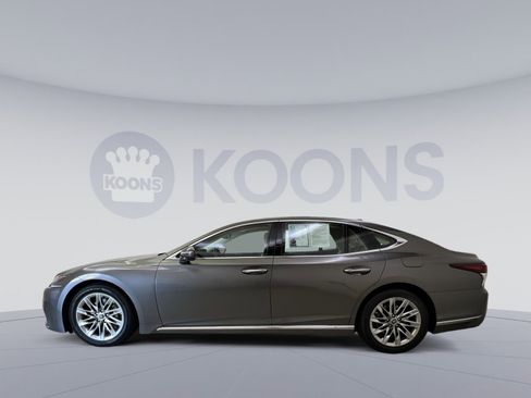 Used 2018 Lexus LS 500 w/ Accessory Package (Z2) image 2