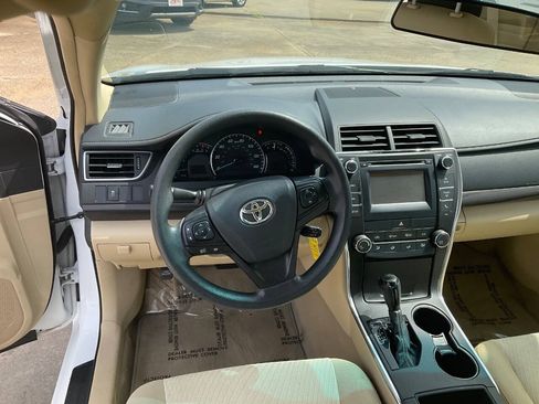 Used 2015 Toyota Camry LE FWD image 13