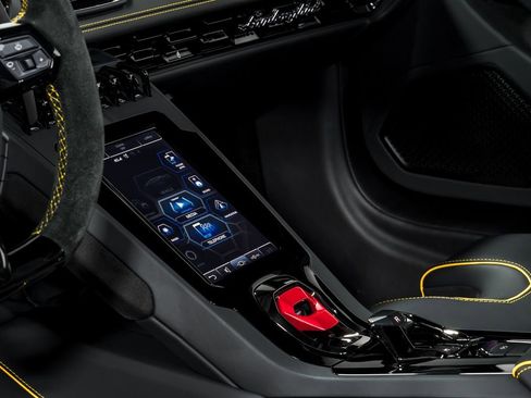 Used 2023 Lamborghini Huracan EVO image 23