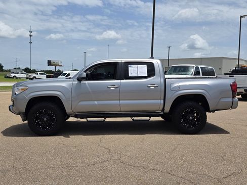 Used 2019 Toyota Tacoma SR w/ SR Convenience Package RWD image 8