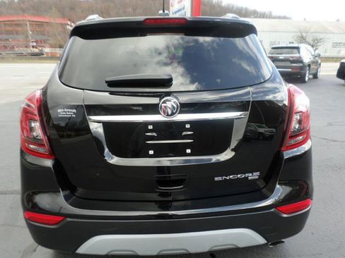 Used 2021 Buick Encore Preferred w/ Safety Package image 5