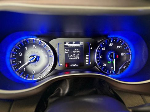 Used 2023 Chrysler Voyager LX FWD image 13