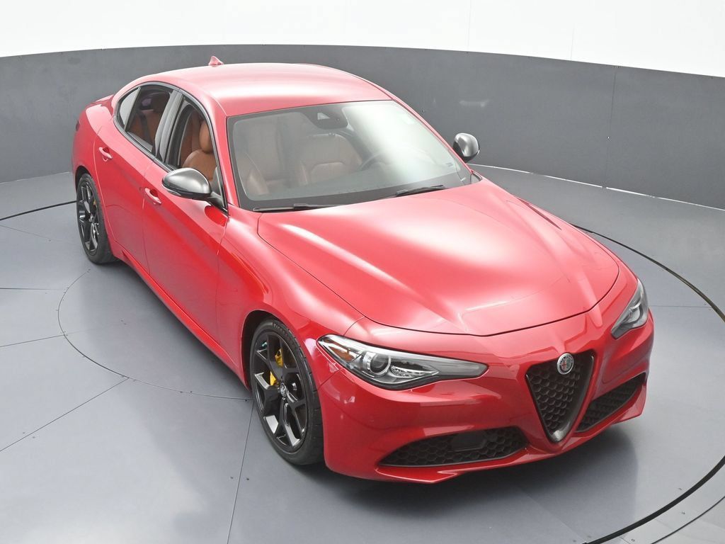 Used 2020 Alfa Romeo Giulia w/ Nero Edizione RWD image 50