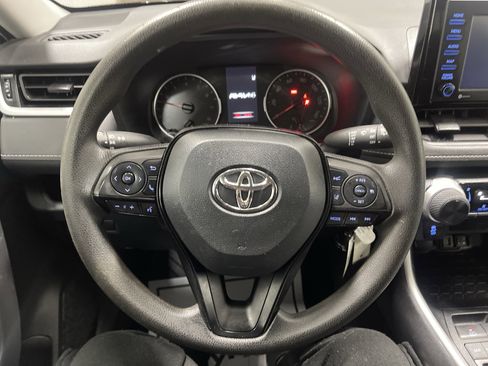 Used 2022 Toyota RAV4 LE image 31