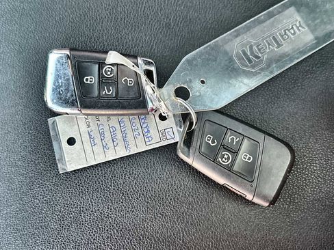 Used 2022 Volkswagen Atlas Cross Sport SEL Premium R-Line image 27