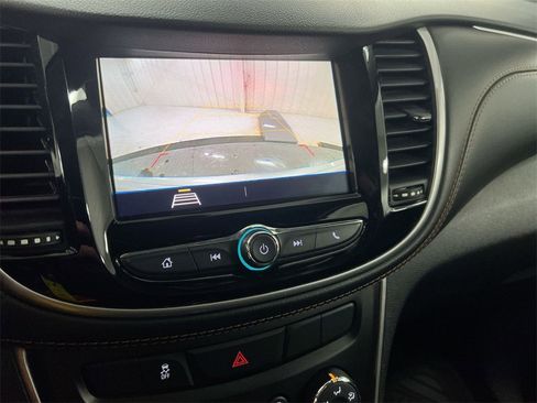 Used 2021 Chevrolet Trax LT image 14