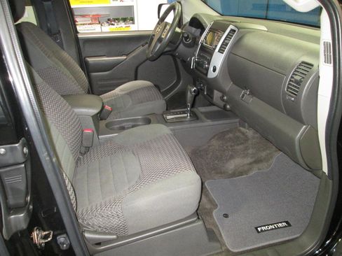 Used 2015 Nissan Frontier SV AWD/4WD image 22