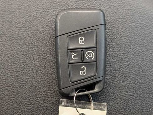 Certified 2024 Volkswagen Jetta SE FWD image 28